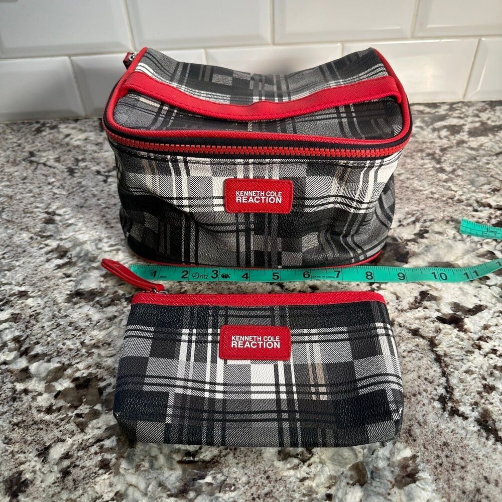 Kenneth Cole Toiletries Bags